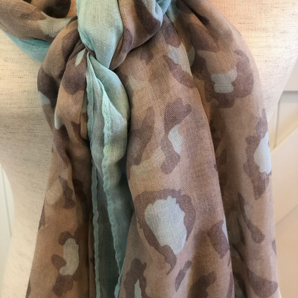 Scarf - Picture 3 of 4